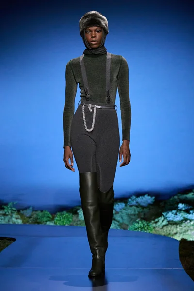 Look 60
